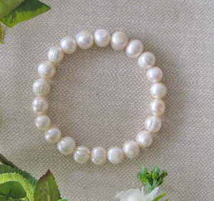 White Fresh Water Pearl Bracelet